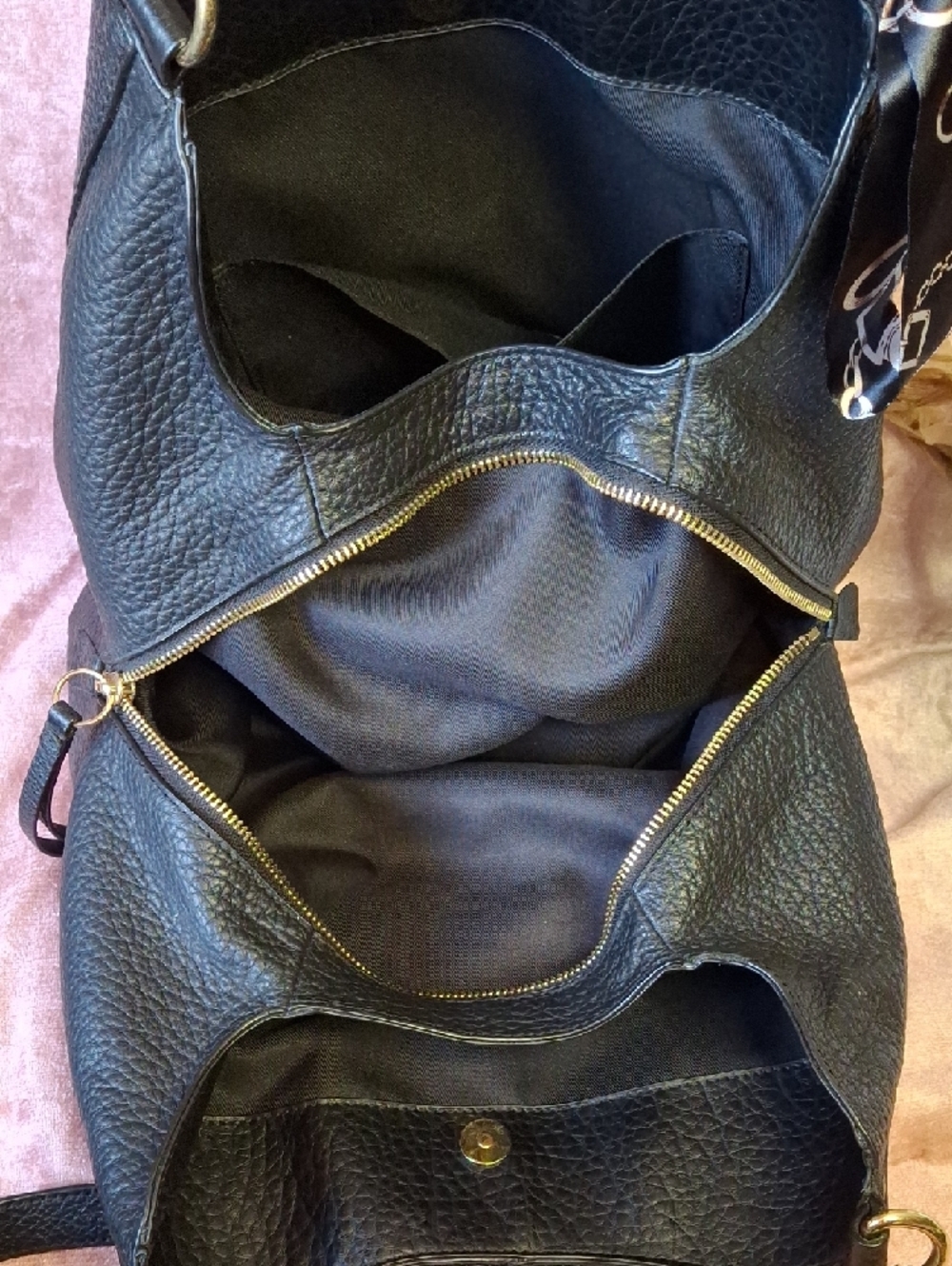 EUC VINCE CAMUTO Black Leather Large Hobo Bag with Scarf Accent - Picture 8 of 8